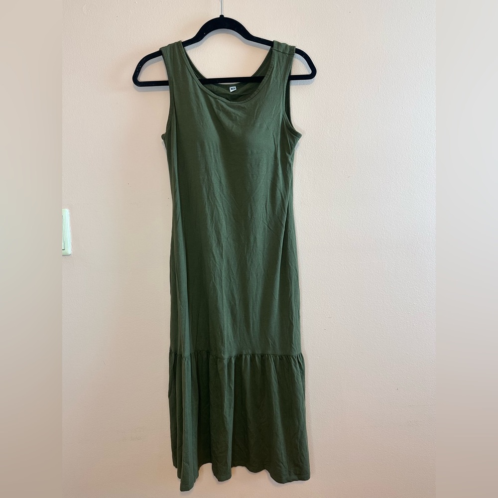 Uniqlo Green Maxi Sleeveless Bra Dress